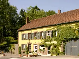 Les Grands Frênes