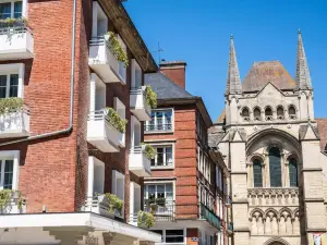 BRIT HOTEL PRIVILEGE 裏齊約– 藝術別墅