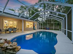 Salty Heated Pool Escape - Nearby Beach