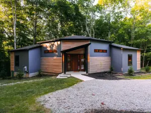 Ultra Luxe Modern : 15 Minutes from Hocking Hills State Park : Stunning Views