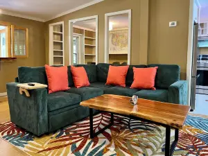 Summer Escape Pool+Hot Tub+Games Home in Keystone Heights, Pet friendly