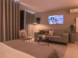 Apartasuites Cerritos Mall