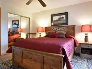 Seven Springs 3 Bedrooms Premium Condo by RedAwning - Save 10% on 3 Nights, 15% on 5 Nights!
