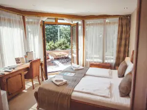 Provence Rooms