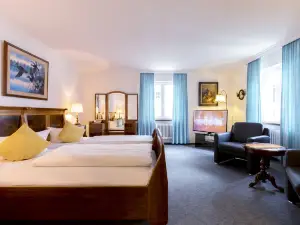 Hotel Adler - Weil am Rhein