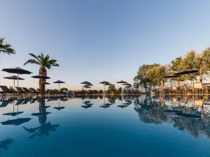 Mythic Summer Hotel