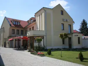 Hotel Patonai