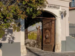 Barka Galéria Hotel és Étterem