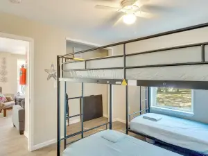 Hemphill Vacation Rental w/ Pool, Walk to Lake!