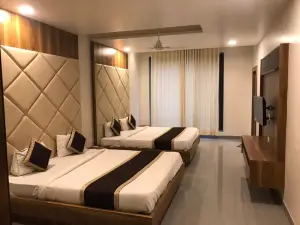 Divya Hotel & Restaurant