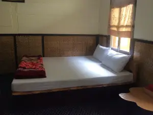 Shwe Pauk Pin Inn