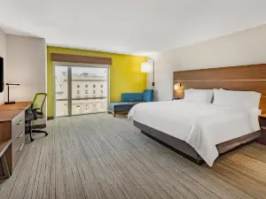 Holiday Inn Express & Suites Lincoln Downtown