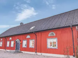 Stunning Home in Tidaholm with 5 Bedrooms, Sauna and WiFi