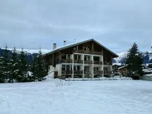 La Maison Hôtel les Peupliers