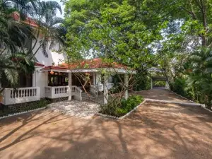 SaffronStays Chikoo Wadi- 3BDR Pet-friendly Villa with Pool in Boisar