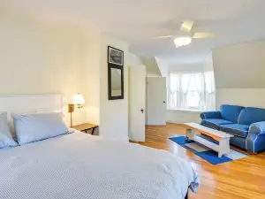 Charming Saco Apartment about 4 Mi to the Beach!