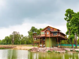 Tree Tops, Mahaman