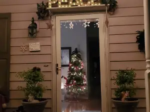 1 minute from the oldest town in Tennessee (Jonesborough