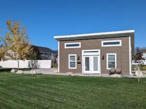 Hidden Gem! Cozy and Secluded 2 bedroom Guest House *No Cleaning fee*