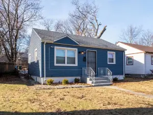 20Mins from Beach, 10Guests/Wifi/1.2 Baths/Ping Pong/Pool Table/Treadmill