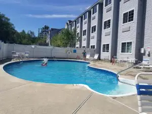 Sturbridge Plaza Hotel