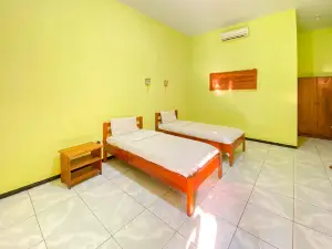 San Sui Hotel Mitra RedDoorz