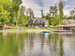 Waterfront Lake Anna Home w/ Dock, Beach & Kayaks!