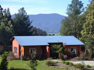 Whispering Spirit Holiday Cottages & Mini Ponies
