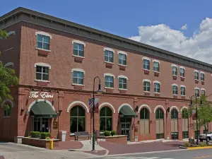 The Elms Hotel