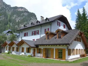 Hotel Croda Rossa