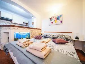 M & J Central Suites