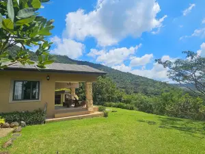 Wide Horizons Mountain Retreat