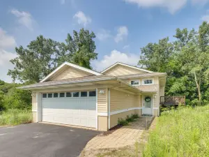 Gary Vacation Rental < 1 Mi to Indiana Dunes NP!