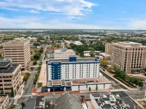 DoubleTree by Hilton Downtown Wilmington - Legal District