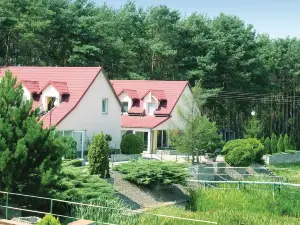 Amazing Home in Solec Wlkp with Wifi and 6 Bedrooms