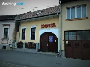 Petofi Motel