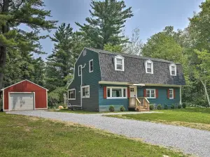 Cozy Great Barrington Home ~ 1 Mi to Ski Resort!