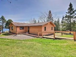 Lake Superior Beachfront Home - 15 Mi to Duluth!