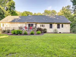 Charming Flushing Vacation Rental on 5 Acres!