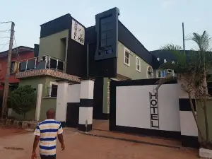 Marvellous Benjis Hotel