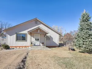Single Tree Cottage - Walk to Downtown Chama!