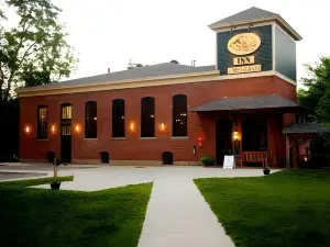 The Common Man Inn & Restaurant