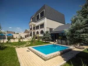 Ketrin Hotel Restaurant