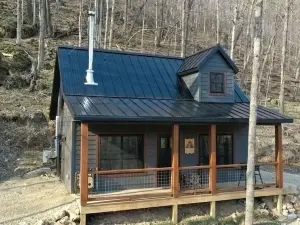 Rocky Ridge Retreat - A new modern rustic cabin.