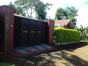 Inviting 2-Bed House Komakundi Rural Kilimanjaro