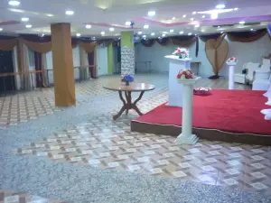 Waso Central Emporium Lodge