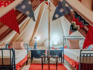 Lone Star Glamp Inn