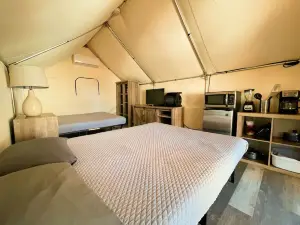 Son's Blue River Camp Glamping Cabin Y