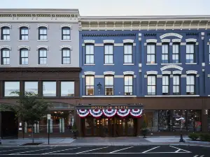 Hotel on North