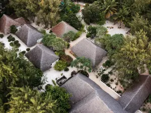 Hakuna Majiwe Beach Lodge